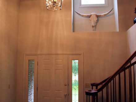 Entrance/Staircase – Before